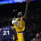 LeBron James: la pire défaite de sa carrière face au Philadelphia de Joel Embiid. KEYSTONE/AP/Matt Slocum